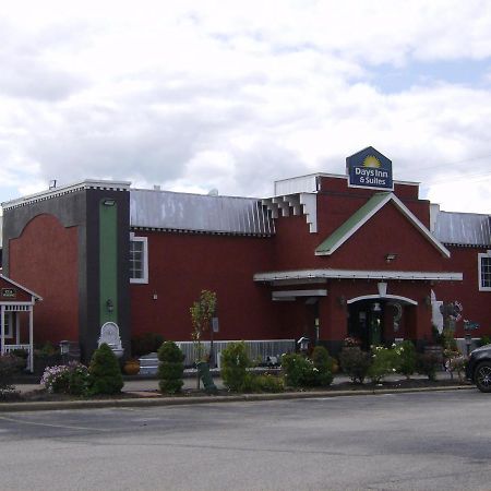 Days Inn & Suites By Wyndham Terre Haute Exterior photo